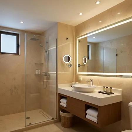 Takes Luxury Apartahotel 5*